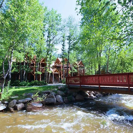 Streamside On Fall River